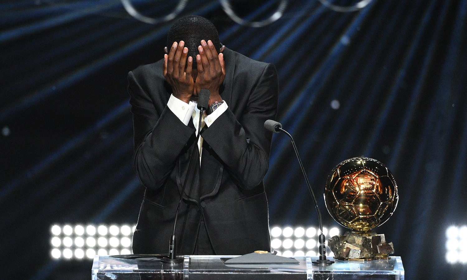 Dembele: Từ “bom xịt Barca” bị chế giễu đến chủ nhân Quả bóng vàng 2025, giấc mơ mà Neymar, Mbappé vẫn chưa có được- Ảnh 3. Dembele: Từ “bom xịt Barca” bị chế giễu đến chủ nhân Quả bóng vàng 2025, giấc mơ mà Neymar, Mbappé vẫn chưa có được- Ảnh 3.