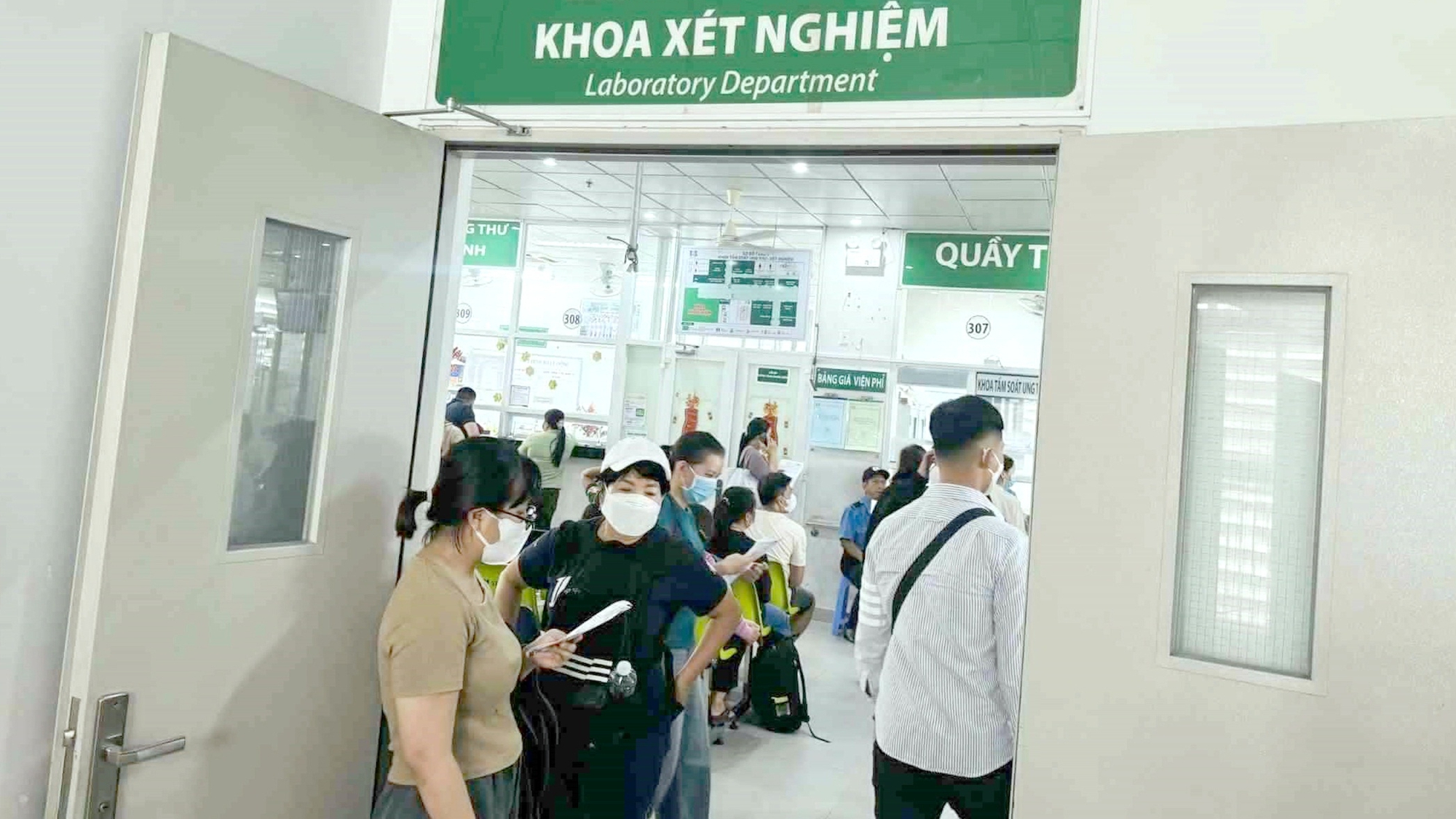 Người bệnh muốn đỡ chi tiền xét nghiệm nhiều lần, bao lâu khả thi? 2 Người bệnh muốn đỡ chi tiền xét nghiệm nhiều lần, bao lâu khả thi? - Ảnh 2.