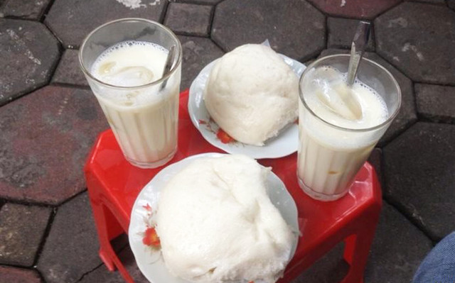 Khách Tây trầm trồ trước 5 món đồ uống bình dân, giá rẻ, bán đầy vỉa hè: 