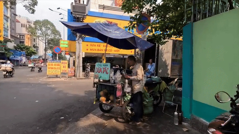 Khách Tây trầm trồ trước 5 món đồ uống bình dân, giá rẻ, bán đầy vỉa hè: 