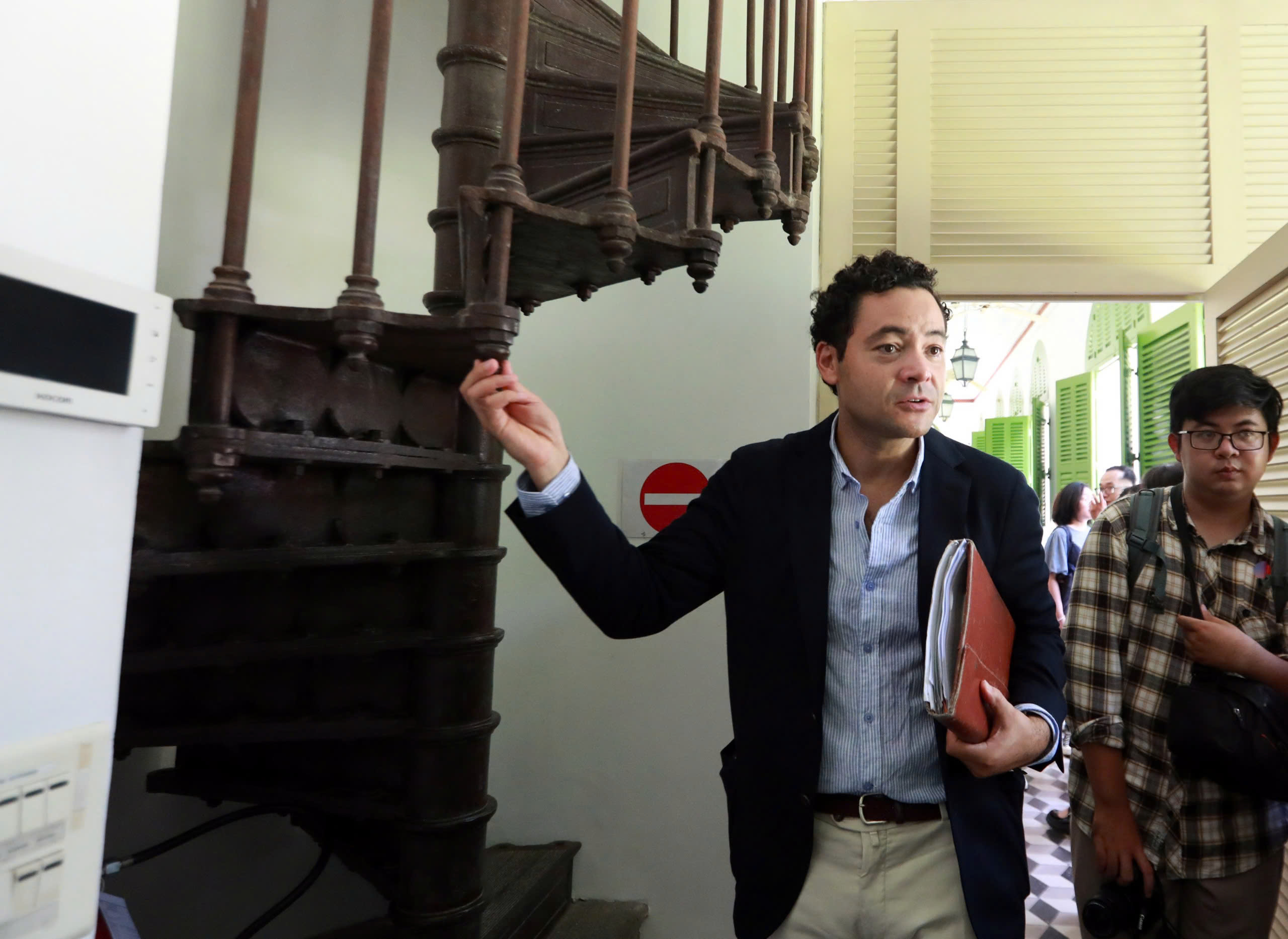 Tân Tổng lãnh sự Pháp tại TP.HCM mang làn gió mới đến Dinh thự Pháp 3 Tân tổng lãnh sự Pháp tại TP.HCM mang làn gió mới đến Dinh thự Pháp - Ảnh 3.