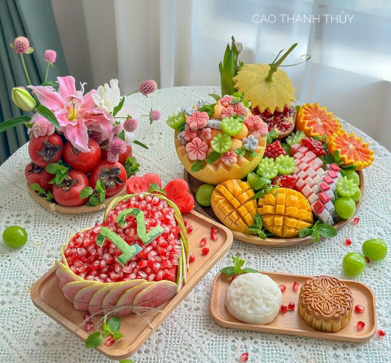 Những loại trái cây được tỉa và sắp xếp đẹp mắt.