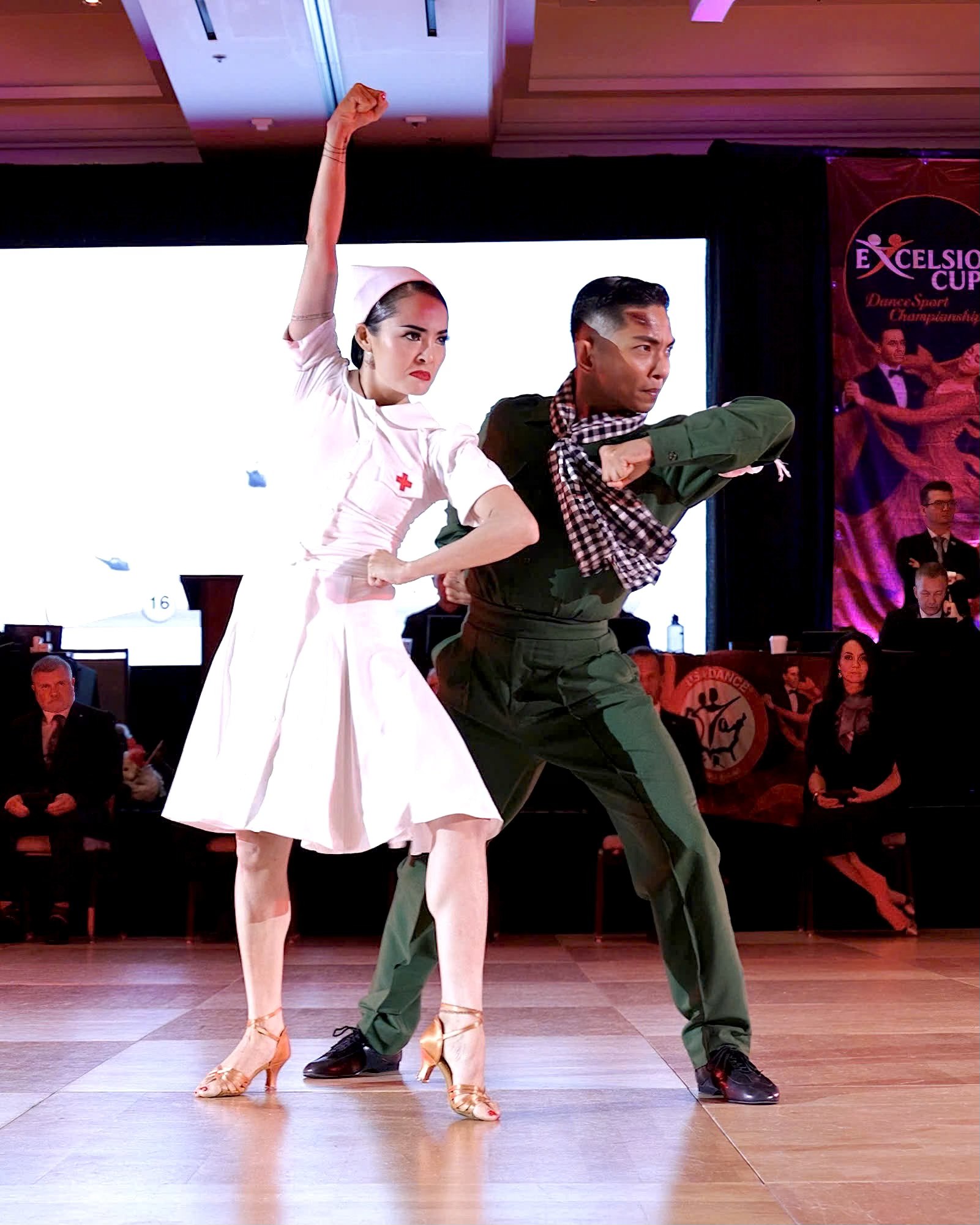 1759302713 274 Dong bao chu y may bay dich cach Ha Noi