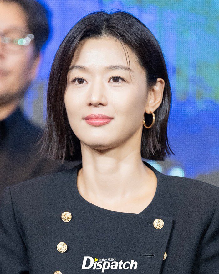 "Mợ chảnh" Jeon Ji Hyun U45 trẻ đẹp vô đối, vòng eo con kiến săn chắc thấy mê nhờ chăm tập môn này! 2 1759303377 321 Mo chanh Jeon Ji Hyun U45 tre dep vo doi