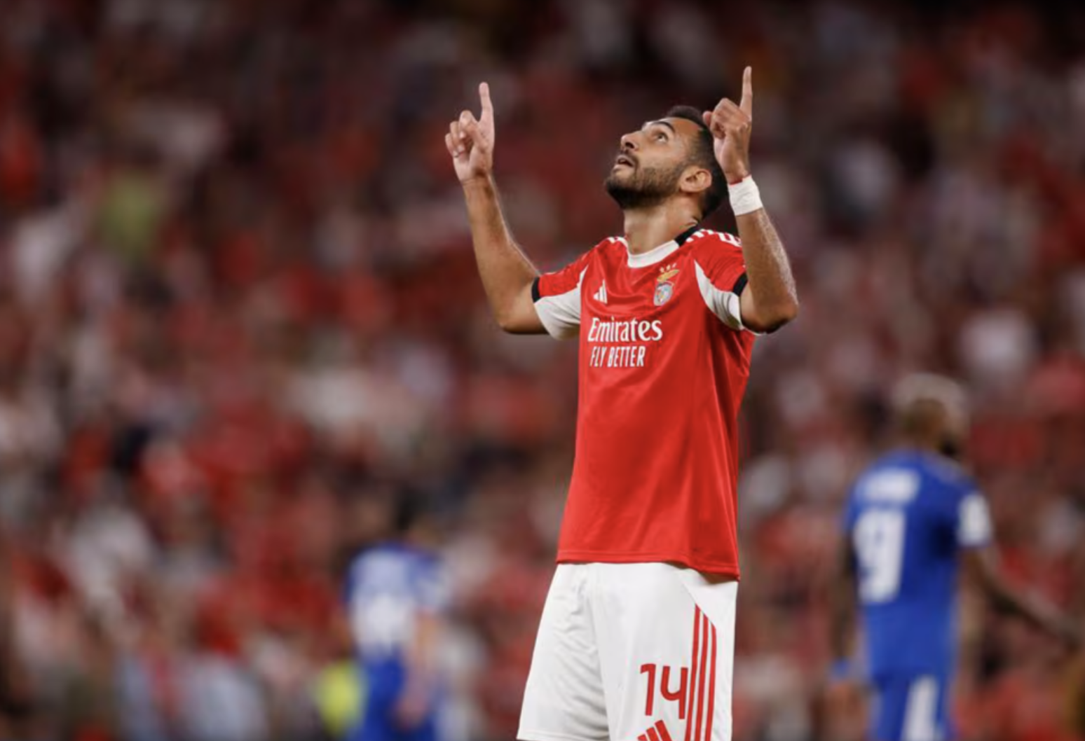 Qarabag ngược dòng hạ Benfica, 