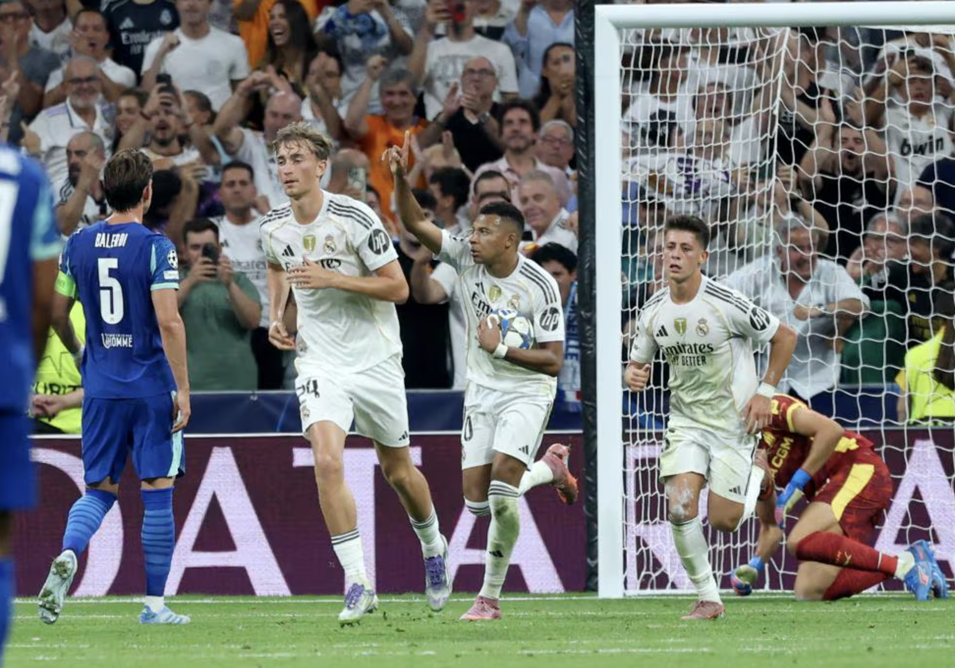 1759305328 834 Nguoi hung Mabppe lap ky tich Real Madrid thoat hiem