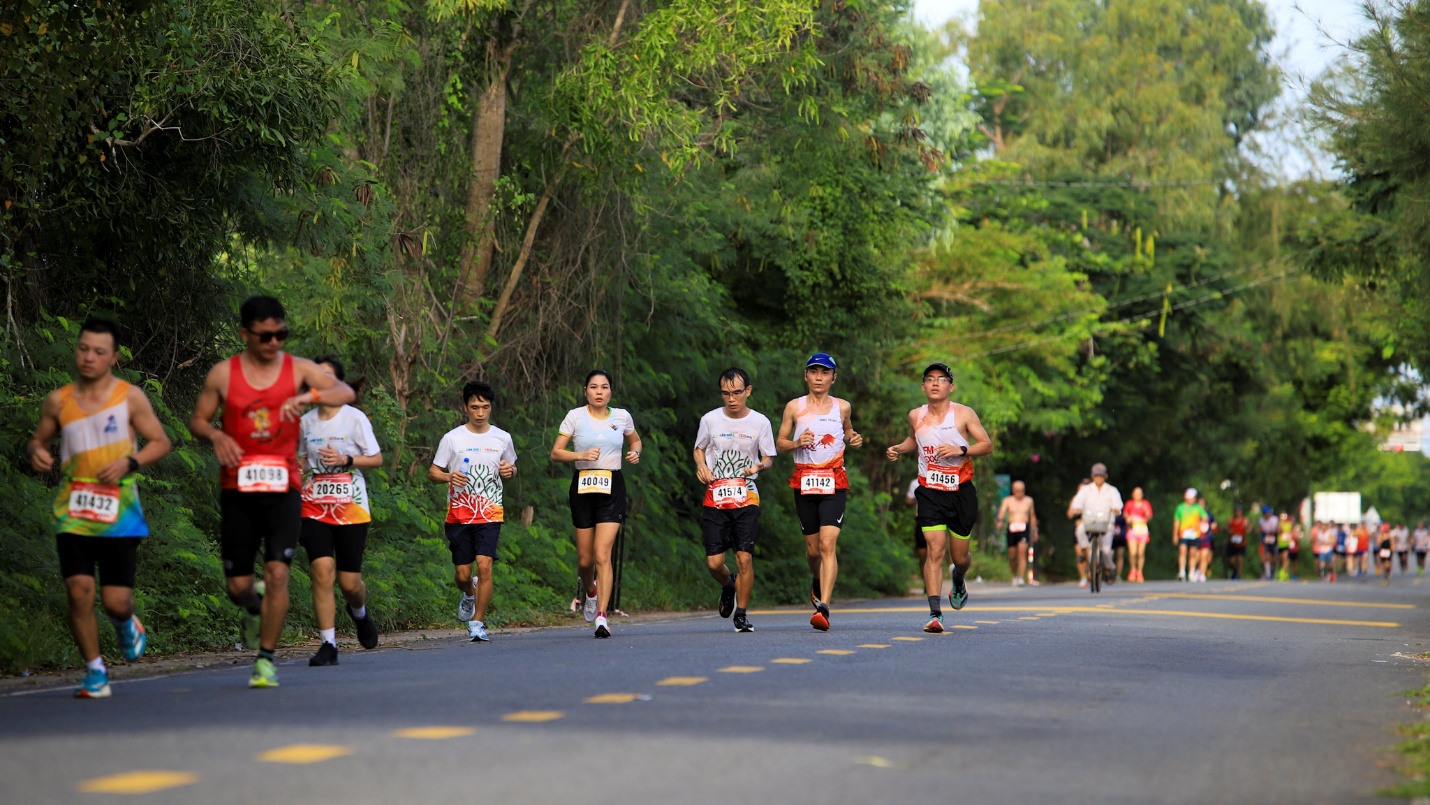 HDBank Green Marathon 2025 mùa thứ tư: Hành trình “xanh” sôi động và đầy mới mẻ- Ảnh 4. HDBank Green Marathon 2025 mùa thứ tư: Hành trình “xanh” sôi động và đầy mới mẻ- Ảnh 4.