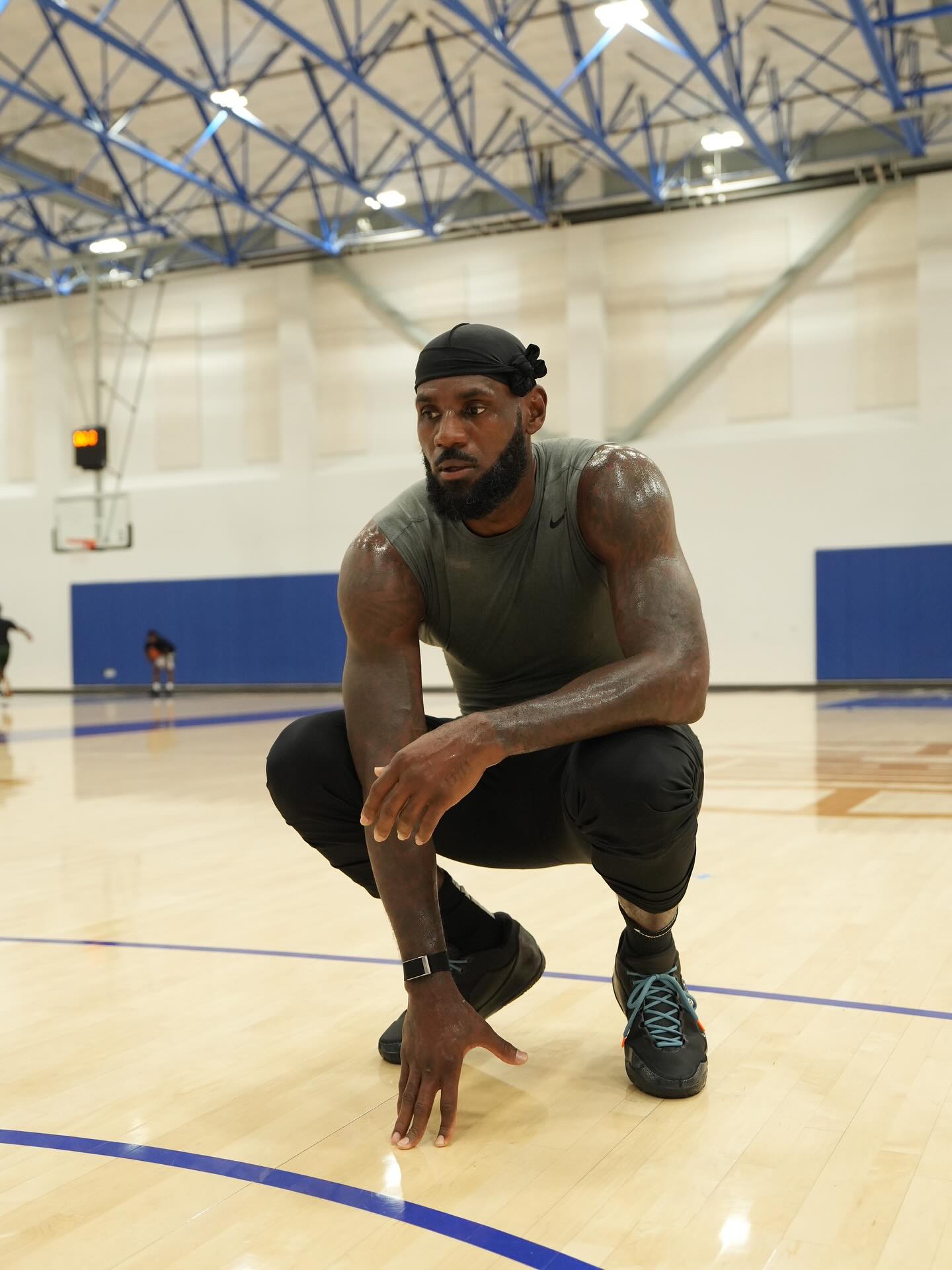 Ronaldo, LeBron, Federer... những huyền thoại thể thao chứng minh đàn ông ngoài 40 vẫn có thể phong độ ngời ngời- Ảnh 9. Ronaldo, LeBron, Federer... những huyền thoại thể thao chứng minh đàn ông ngoài 40 vẫn có thể phong độ ngời ngời- Ảnh 9.