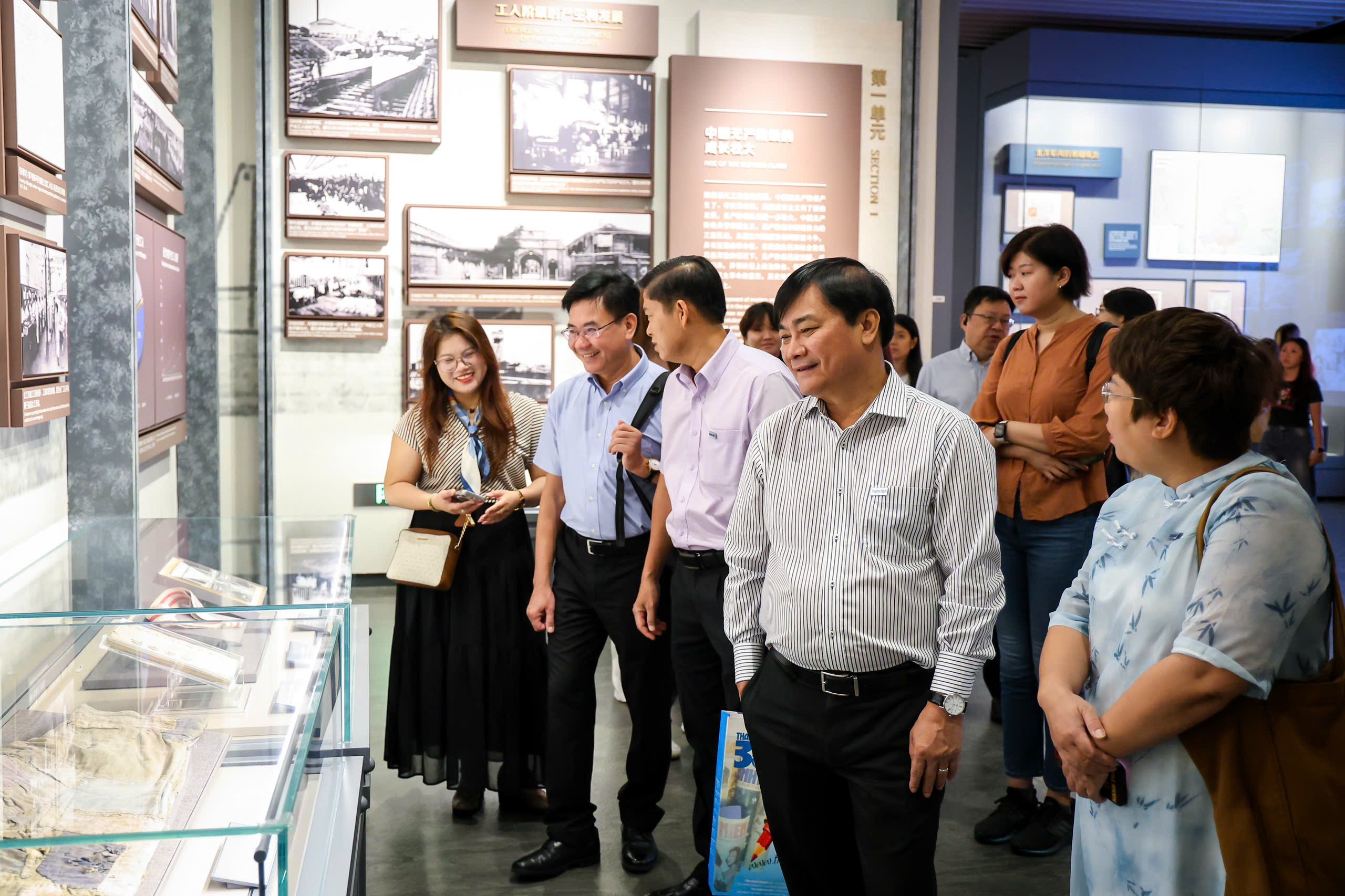 Báo Thanh Niên trao đổi hợp tác công nghệ truyền thông số với báo chí Thượng Hải- Ảnh 7. Báo Thanh Niên trao đổi hợp tác công nghệ truyền thông số với báo chí Thượng Hải- Ảnh 7.