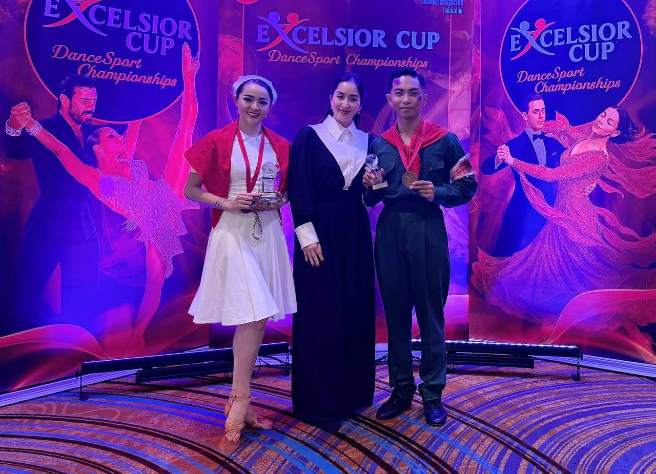 Phan Hiển khoe bảng thành tích 'sĩ hết đời', Thu Hương tiết lộ lý do chọn trang phục thời chiến ra đấu trường quốc tế- Ảnh 4.