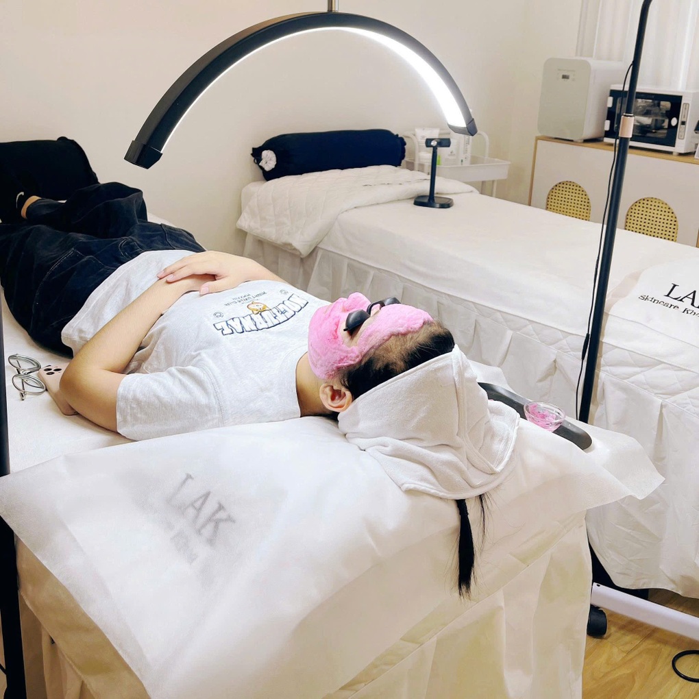 Nhiều sinh viên dành 1/3 chi phí để làm đẹp: Tiền son phấn bằng tiền ăn - 3