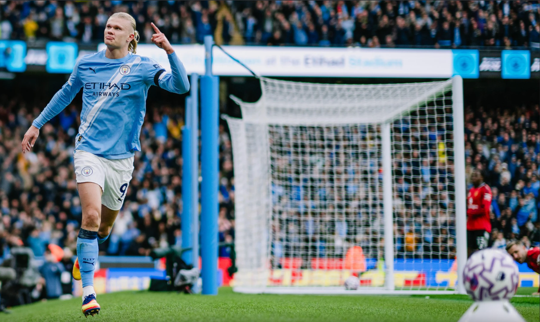 Haaland hủy diệt trận derby Manchester, Amorim khó giữ ghế ở Man United - Ảnh 2. Haaland hủy diệt trận derby Manchester, Amorim khó giữ ghế ở Man United - Ảnh 2.