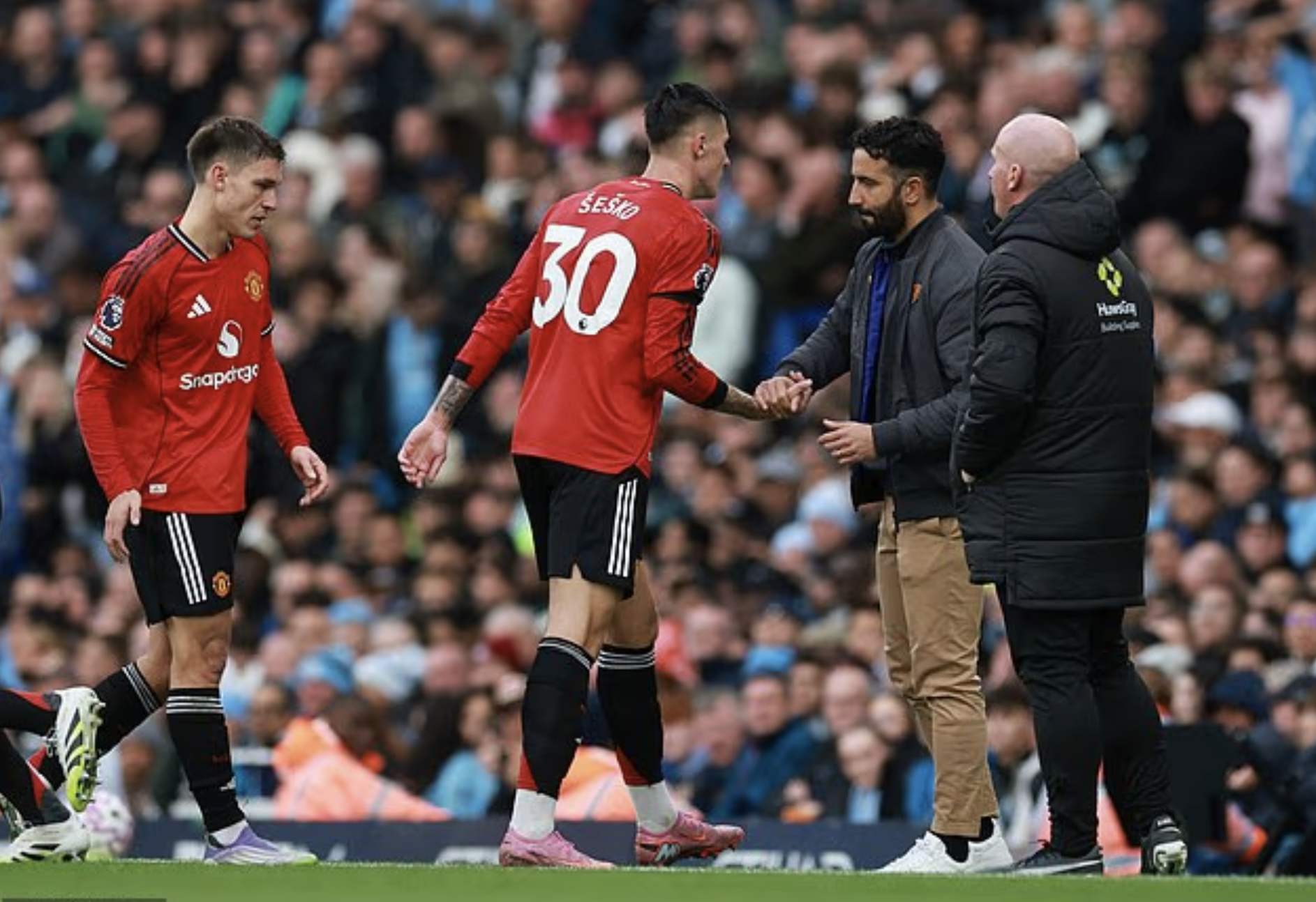 Haaland hủy diệt trận derby Manchester, Amorim khó giữ ghế ở Man United - Ảnh 6. Haaland hủy diệt trận derby Manchester, Amorim khó giữ ghế ở Man United - Ảnh 6.