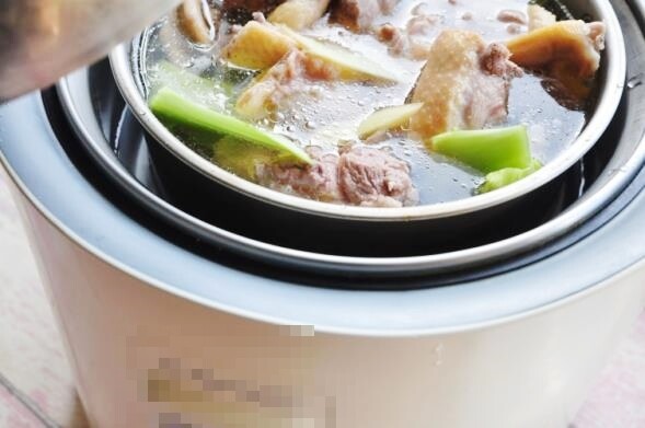 Rau này có thể cao tới 50cm, canxi gấp 8 lần cá, đem hầm canh được món tuyệt ngon - 2