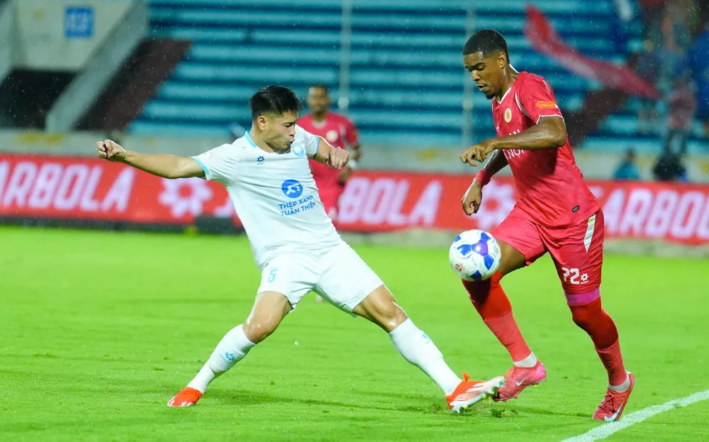 Alan đang có phong độ cao trên các mặt trận. Ảnh: CCT. hlv-polking-tu-tin-clb-cong-an-ha-noi-danh-bai-dai-pho (3).jpg