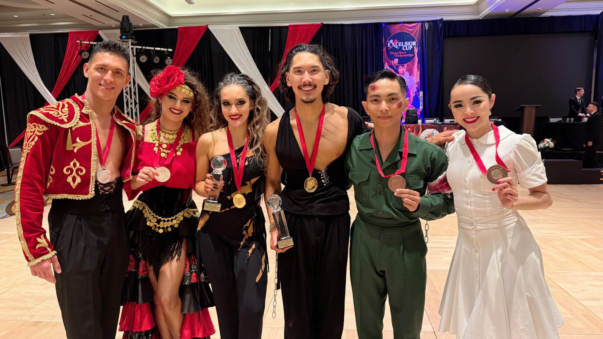 Khánh Thi bật khóc khi Phan Hiển giành huy chương thế giới đầy vẻ vang, tạo hình chiến sĩ yêu nước gây sốt MXH!- Ảnh 4.