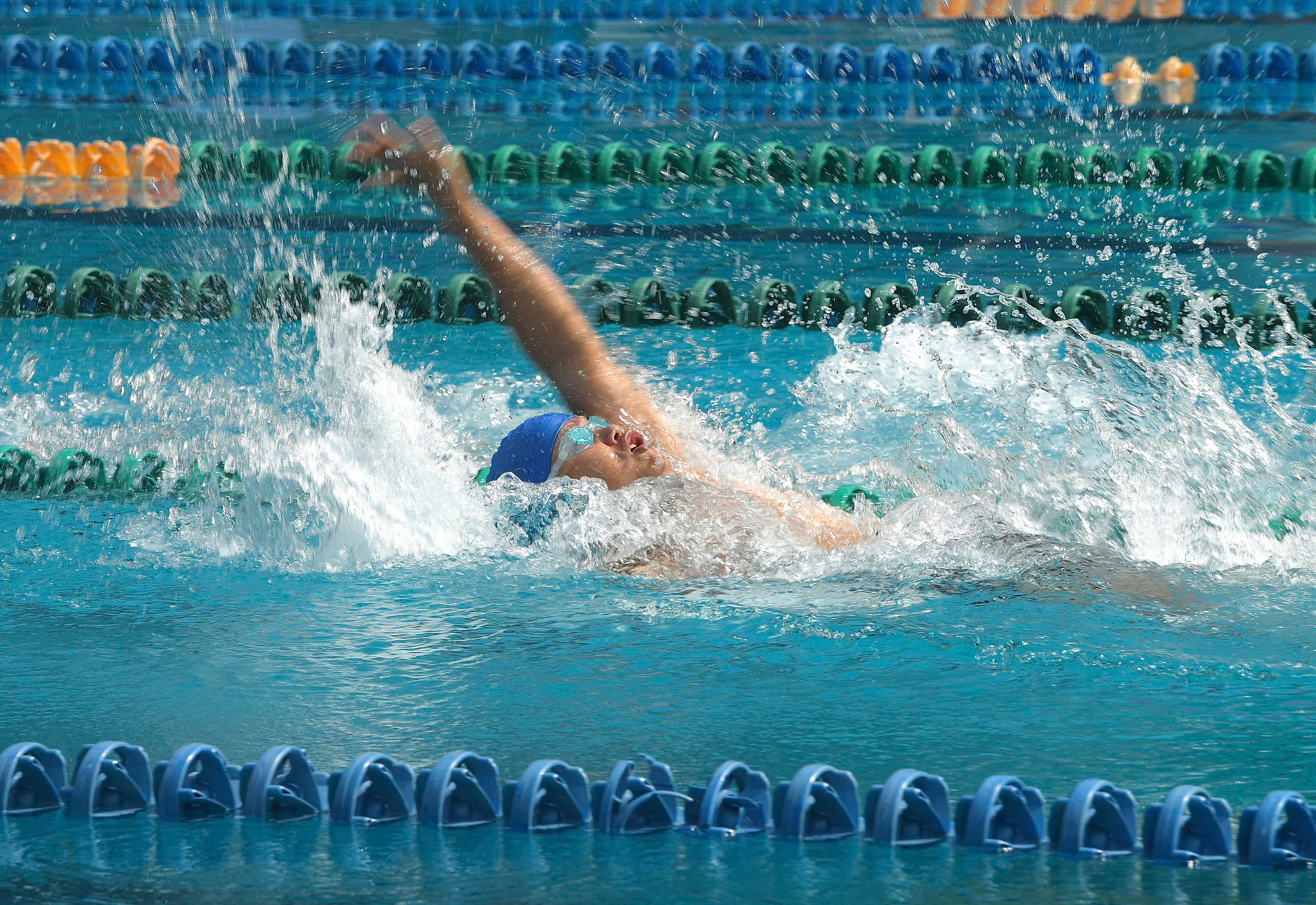 Người khuyết tật bơi qua nghịch cảnh, thắp sáng niềm tin 3 Bơi qua nghịch cảnh, thắp sáng niềm tin - Ảnh 3.