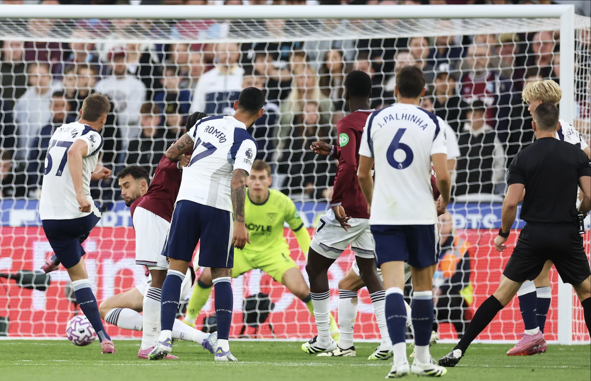 Tottenham nhấn chìm West Ham 3 bàn trận derby London- Ảnh 5. Tottenham nhấn chìm West Ham 3 bàn trận derby London- Ảnh 5.