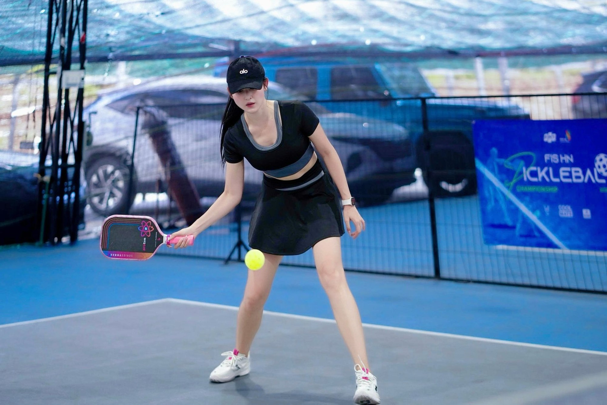 Á hậu Huyền My chăm tập thể thao hết cỡ: Từ pickleball, golf đến yoga đều 