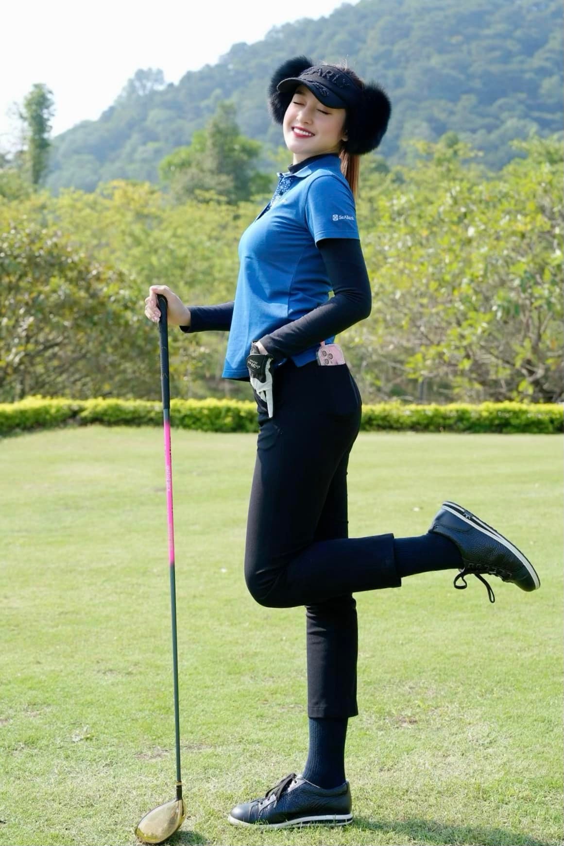 Á hậu Huyền My chăm tập thể thao hết cỡ: Từ pickleball, golf đến yoga đều 