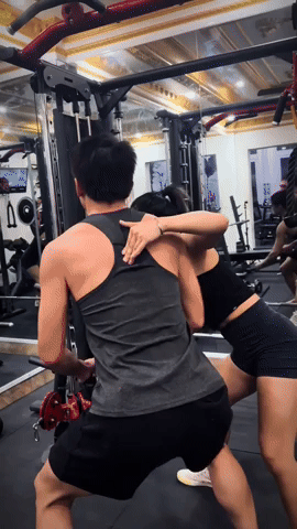 Nam chính Mưa Đỏ tự 