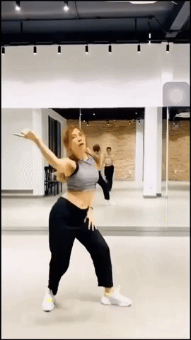 44 tuổi xinh đẹp lấp lánh, Mỹ Tâm không tập gym vẫn giữ dáng đỉnh chóp, xả stress bằng một game cực ngầu!- Ảnh 4.