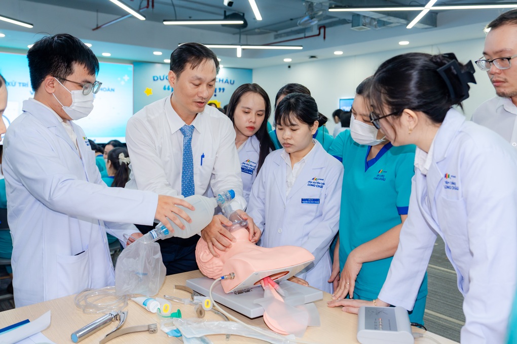 Long Châu đào tạo chuyên sâu, chuẩn hóa quy trình tiêm chủng an toàn - 3