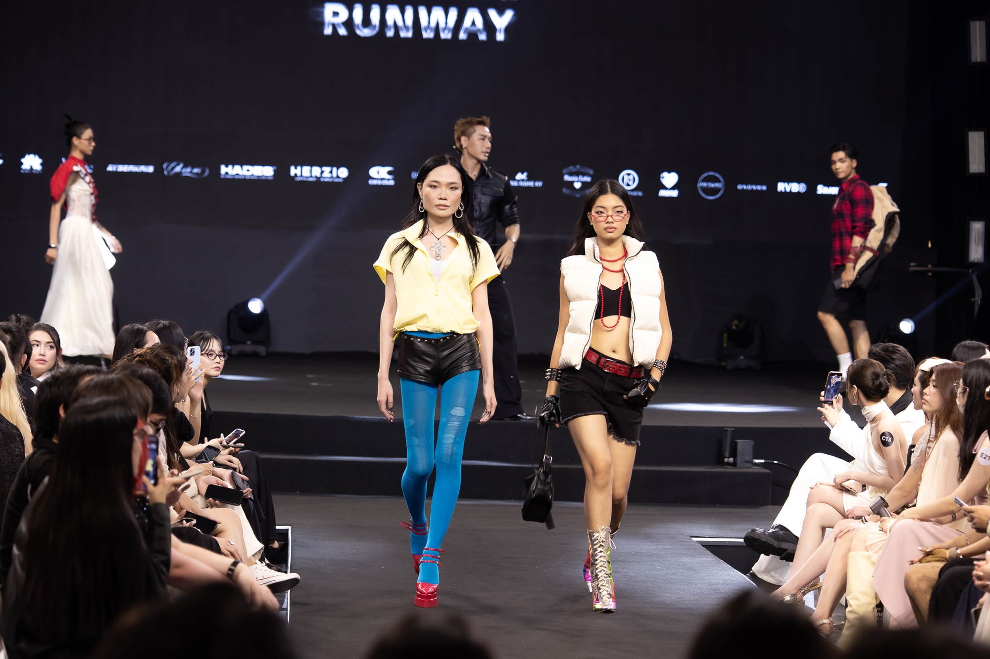 TikTok Shop Fashion Show: Khi sàn diễn không còn là “đặc quyền” của số ít- Ảnh 9.