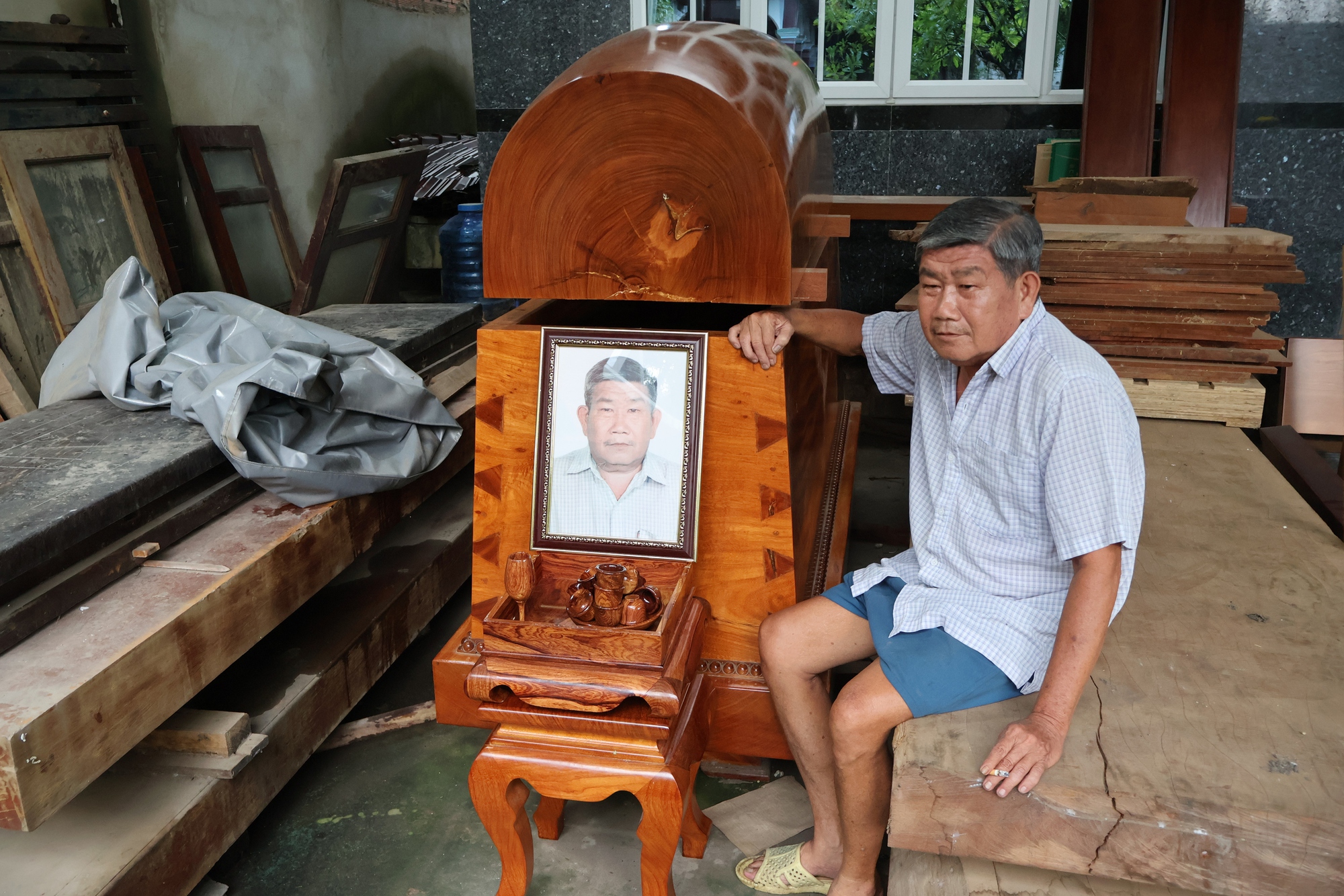 “Đóng quan tài để sống lâu” – chuyện lạ ở Sài Gòn  - Ảnh 3.