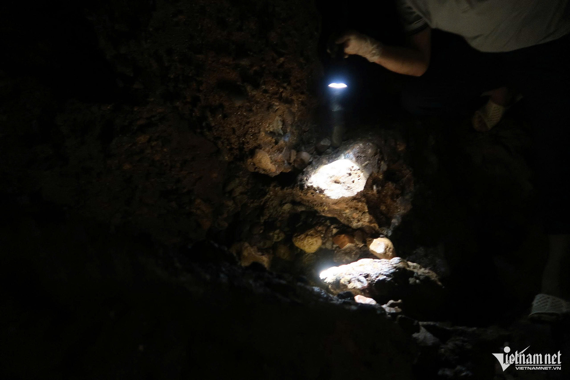 Kỳ án bộ xương khô trong hang sâu và tội ác kinh hoàng 30 năm chưa được giải quyết - Ảnh 4.