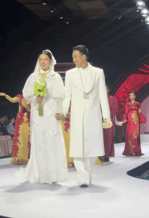 1759340345 839 MXH ran ran truoc le vu quy cua Hong va