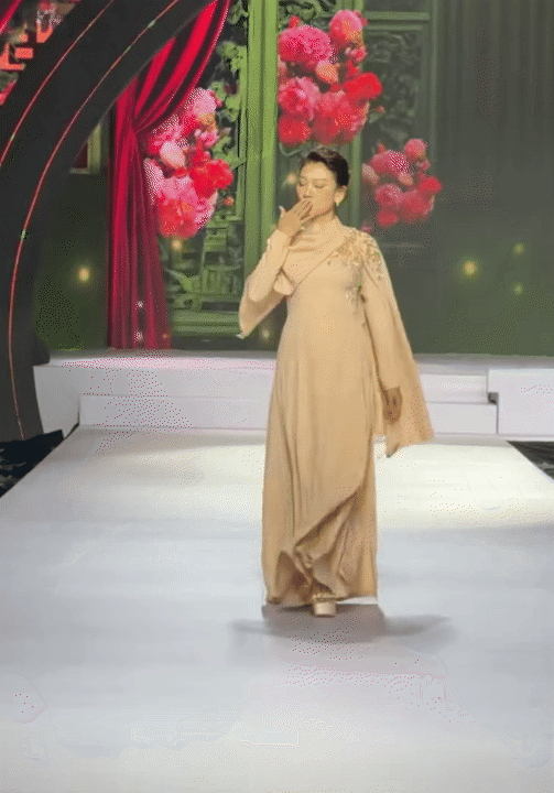 1759340365 419 MXH ran ran truoc le vu quy cua Hong va