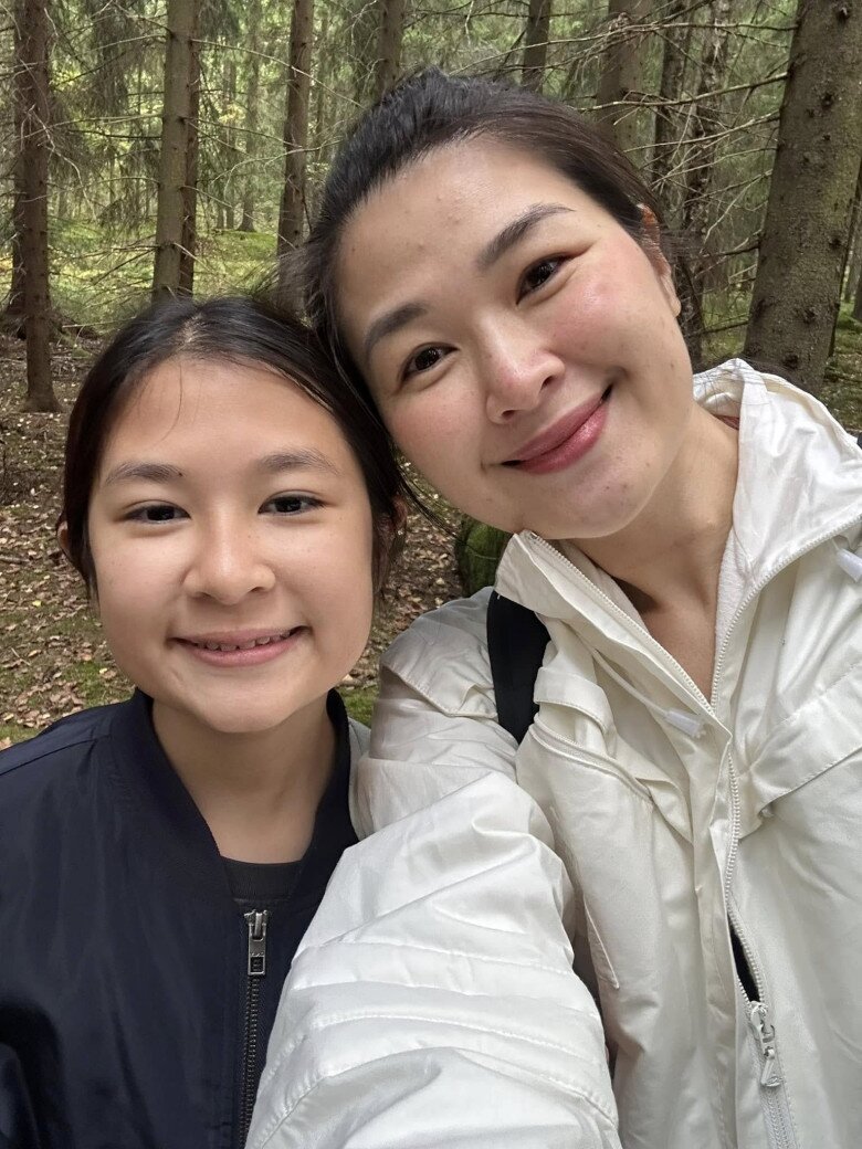 Người đẹp thể hiện nỗi băn khoăn về cuộc sống và tương lai của con gái.