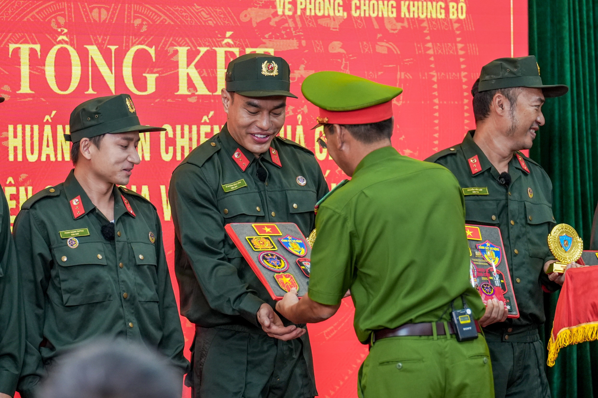 Không chịu nổi với Lê Dương Bảo Lâm, Kiều Minh Tuấn- Ảnh 2.