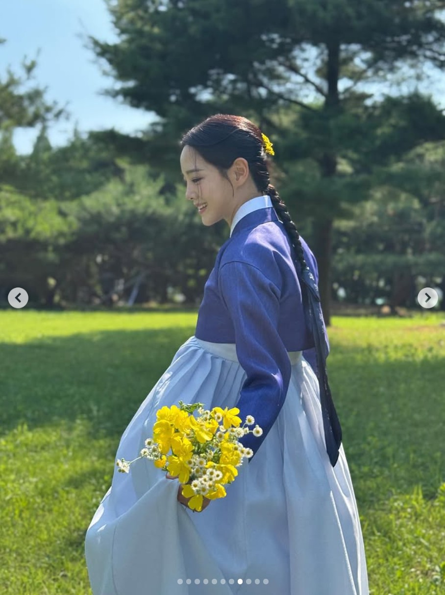 Tại sao mỹ nhân đẹp thế này mà bây giờ mới đóng cổ trang: Nhan sắc sáng bừng người gặp người yêu, hoa gặp hoa nở - Ảnh 5.