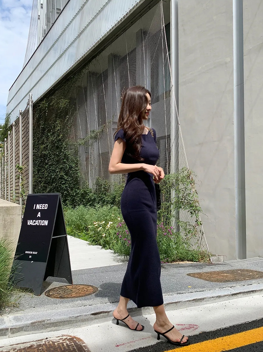 5 mẫu váy tôn dáng đỉnh của đỉnh, ai mặc cũng đẹp - Ảnh 2. 5 mẫu váy tôn dáng đỉnh của đỉnh, ai mặc cũng đẹp - Ảnh 2.