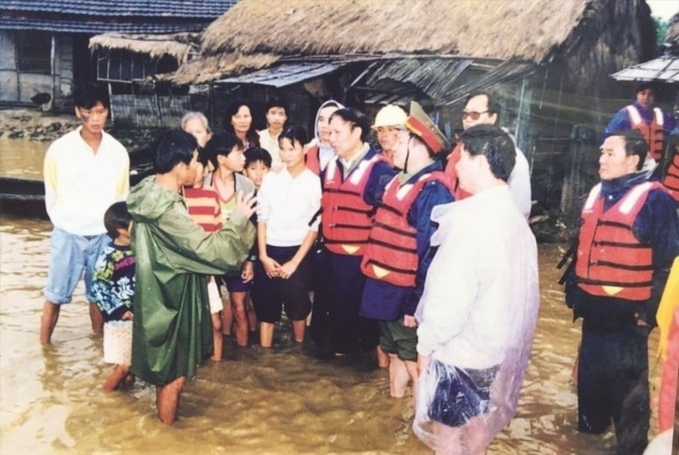 Nhớ cựu Bộ trưởng Lê Huy Ngọ: “Người đi trong bão lũ” - 2