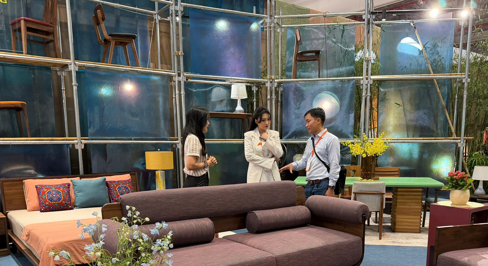 Biến động thị trường xuất khẩu, doanh nghiệp gỗ nội thất quyết tâm về sân nhà - Ảnh 2.