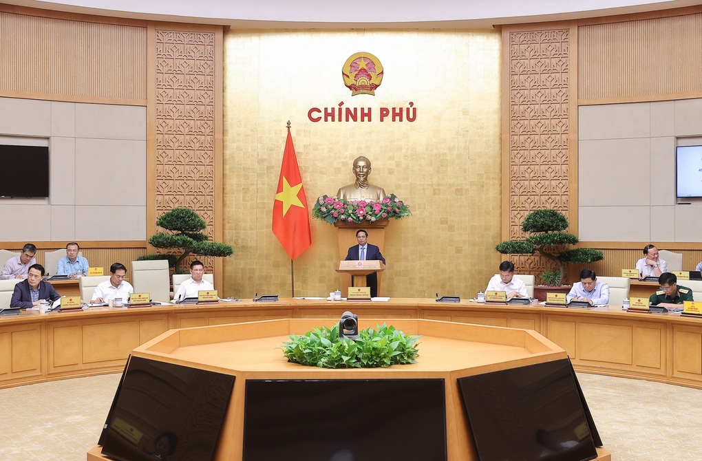 Thủ tướng: Dứt khoát chi trả xong chế độ cho cán bộ nghỉ việc trước 15/10 - 2