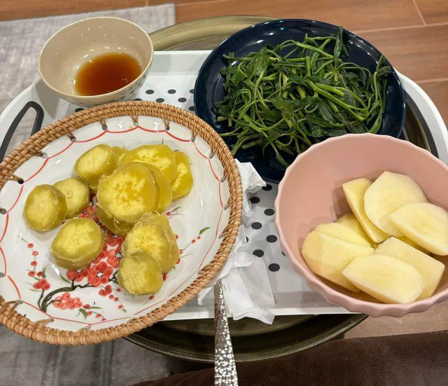 Bữa ăn chay chủ yếu là "cây nhà lá vườn" của Việt Trinh.