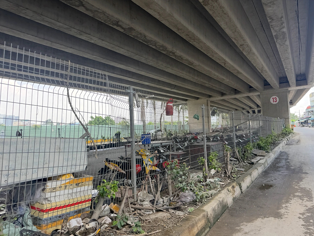 Có nên tận dụng gầm cầu làm bãi đậu xe?- Ảnh 2.