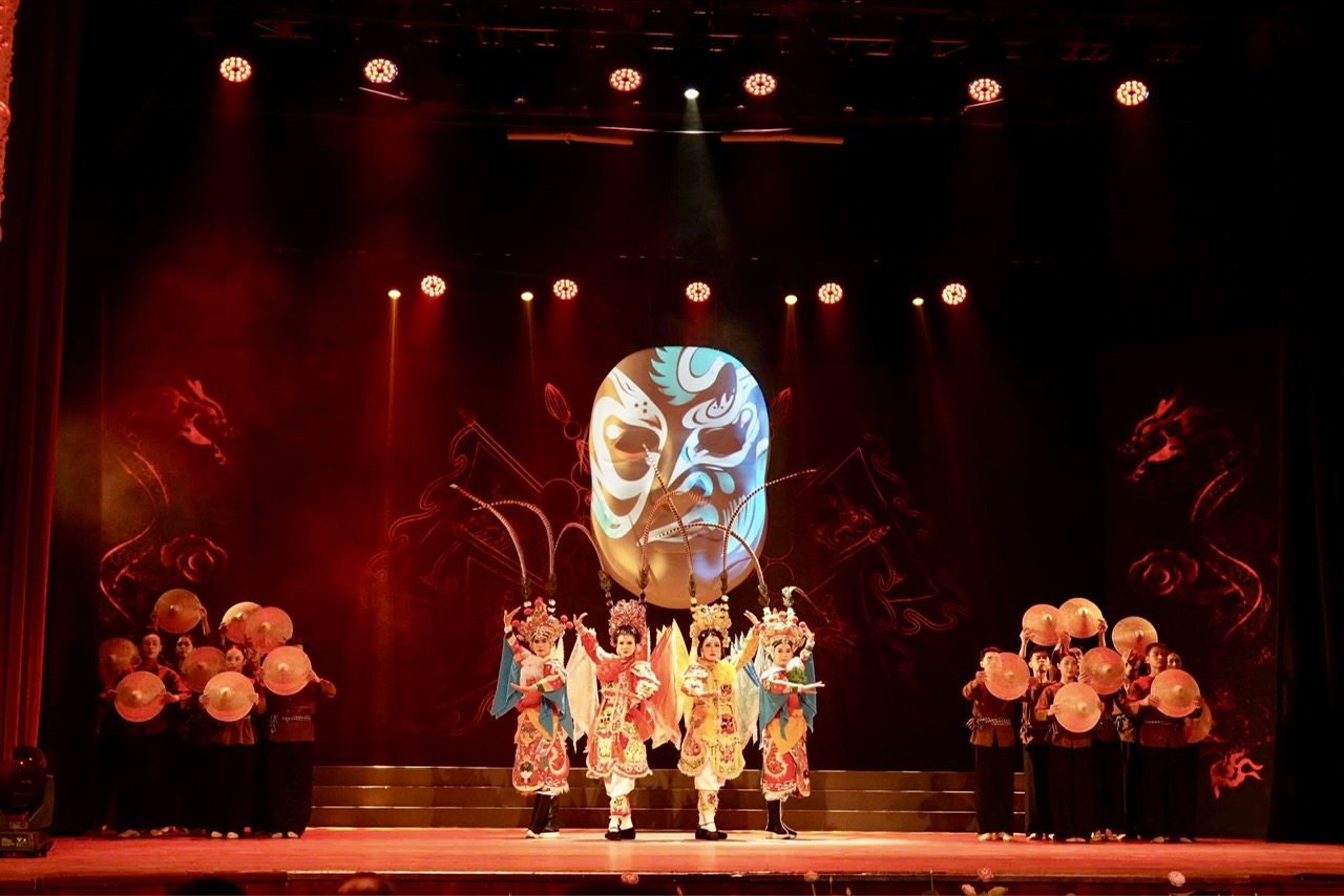 TP.HCM kỷ niệm 30 năm thiết lập quan hệ Việt Nam - Mỹ- Ảnh 8. TP.HCM kỷ niệm 30 năm thiết lập quan hệ Việt Nam - Mỹ- Ảnh 8.