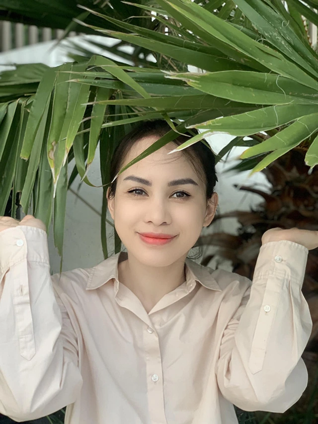 Vẻ ngoài tươi tắn  của Hoài Lê.