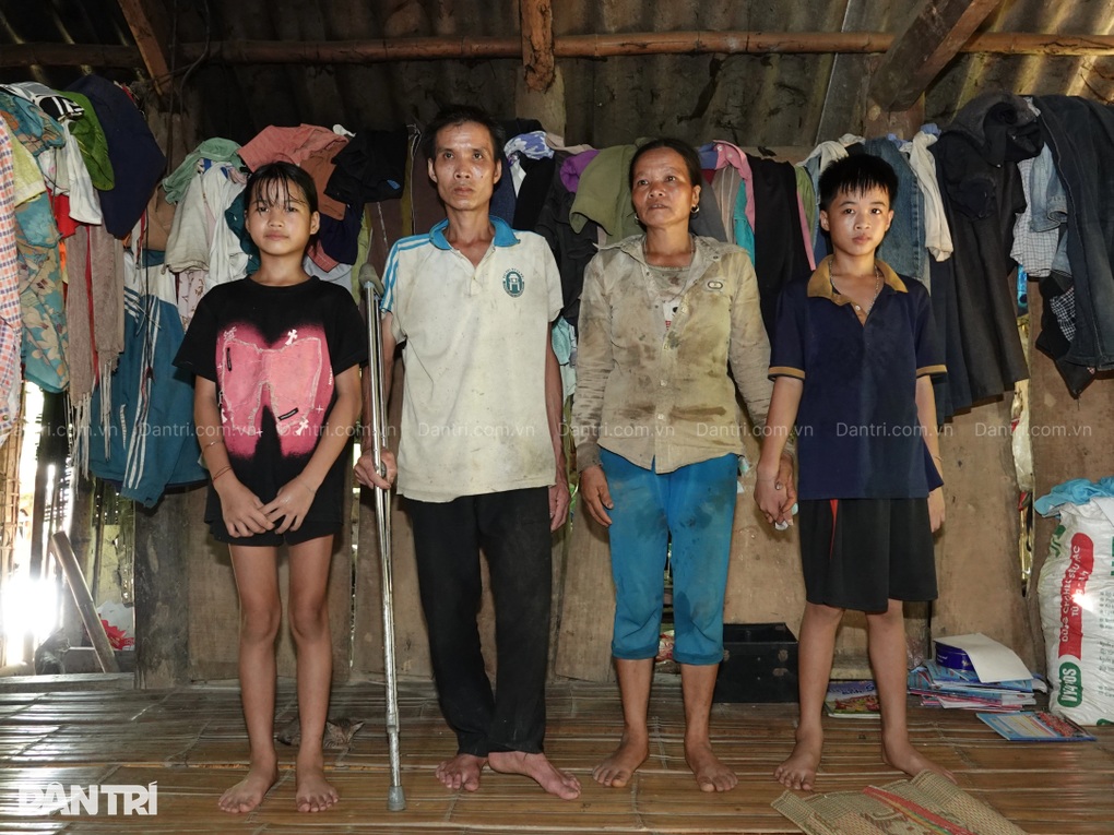 Thương cảnh người phụ nữ nghèo mòn mỏi gánh chồng, con trên đôi vai gầy - 4