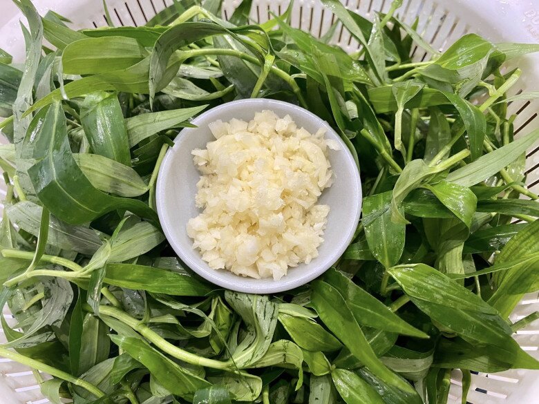 Loại cỏ dại xưa chỉ cho lợn ăn nay amp;#34;lên đờiamp;#34; thành đặc sản siêu bổ dưỡng, giá đến 70.000đ/kg vẫn nườm nượp người mua - 4