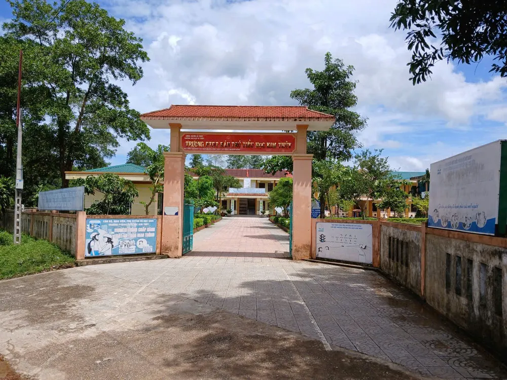 Bà ĐTHH, Phó hiệu trưởng Trường PTDTBT tiểu học Kim Thủy đã bị đình chỉ công tác. Ảnh: B.T Đình chỉ công tác nữ phó hiệu trưởng ở Quảng Trị, 75 học sinh trở lại lớp học