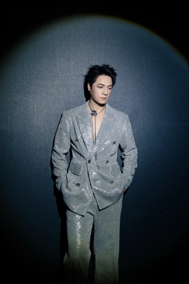 Nam ca sĩ nổi tiếng cùng Thủy Tiên 20 năm trước: Nay giàu sụ, sống hạnh phúc bên mỹ nhân trong biệt thự to đùng 8 Nam ca sĩ nổi tiếng cùng Thủy Tiên 20 năm trước: Nay giàu sụ, sống hạnh phúc bên mỹ nhân trong biệt thự to đùng - 7