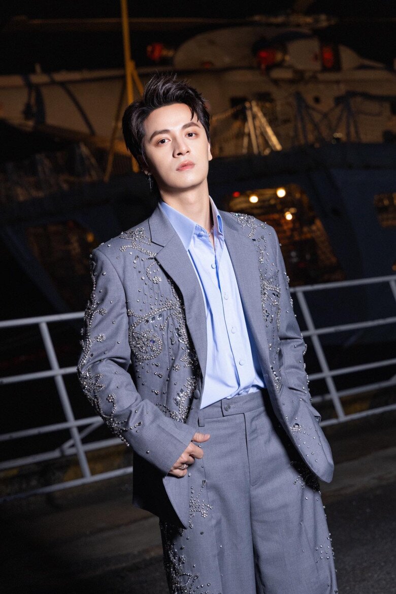 Nam ca sĩ nổi tiếng cùng Thủy Tiên 20 năm trước: Nay giàu sụ, sống hạnh phúc bên mỹ nhân trong biệt thự to đùng 7 Nam ca sĩ nổi tiếng cùng Thủy Tiên 20 năm trước: Nay giàu sụ, sống hạnh phúc bên mỹ nhân trong biệt thự to đùng - 6