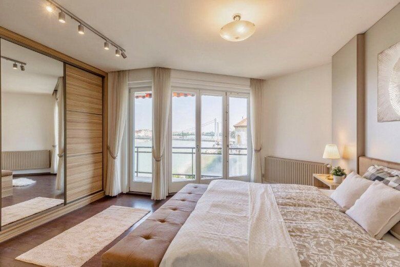 Nam ca sĩ nổi tiếng cùng Thủy Tiên 20 năm trước: Nay giàu sụ, sống hạnh phúc bên mỹ nhân trong biệt thự to đùng 12 Nam ca sĩ nổi tiếng cùng Thủy Tiên 20 năm trước: Nay giàu sụ, sống hạnh phúc bên mỹ nhân trong biệt thự to đùng - 11