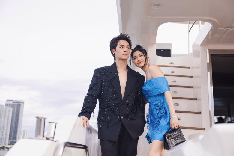 Nam ca sĩ nổi tiếng cùng Thủy Tiên 20 năm trước: Nay giàu sụ, sống hạnh phúc bên mỹ nhân trong biệt thự to đùng 14 Nam ca sĩ nổi tiếng cùng Thủy Tiên 20 năm trước: Nay giàu sụ, sống hạnh phúc bên mỹ nhân trong biệt thự to đùng - 13